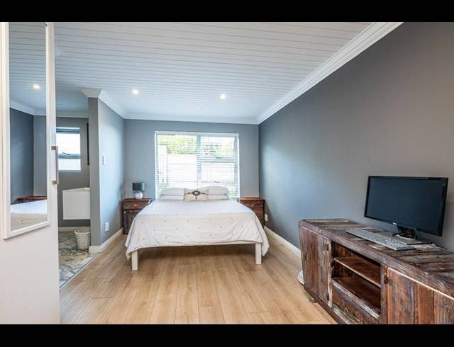 1 BEDROOM PROPERTY TO RENT IN DANA BAY